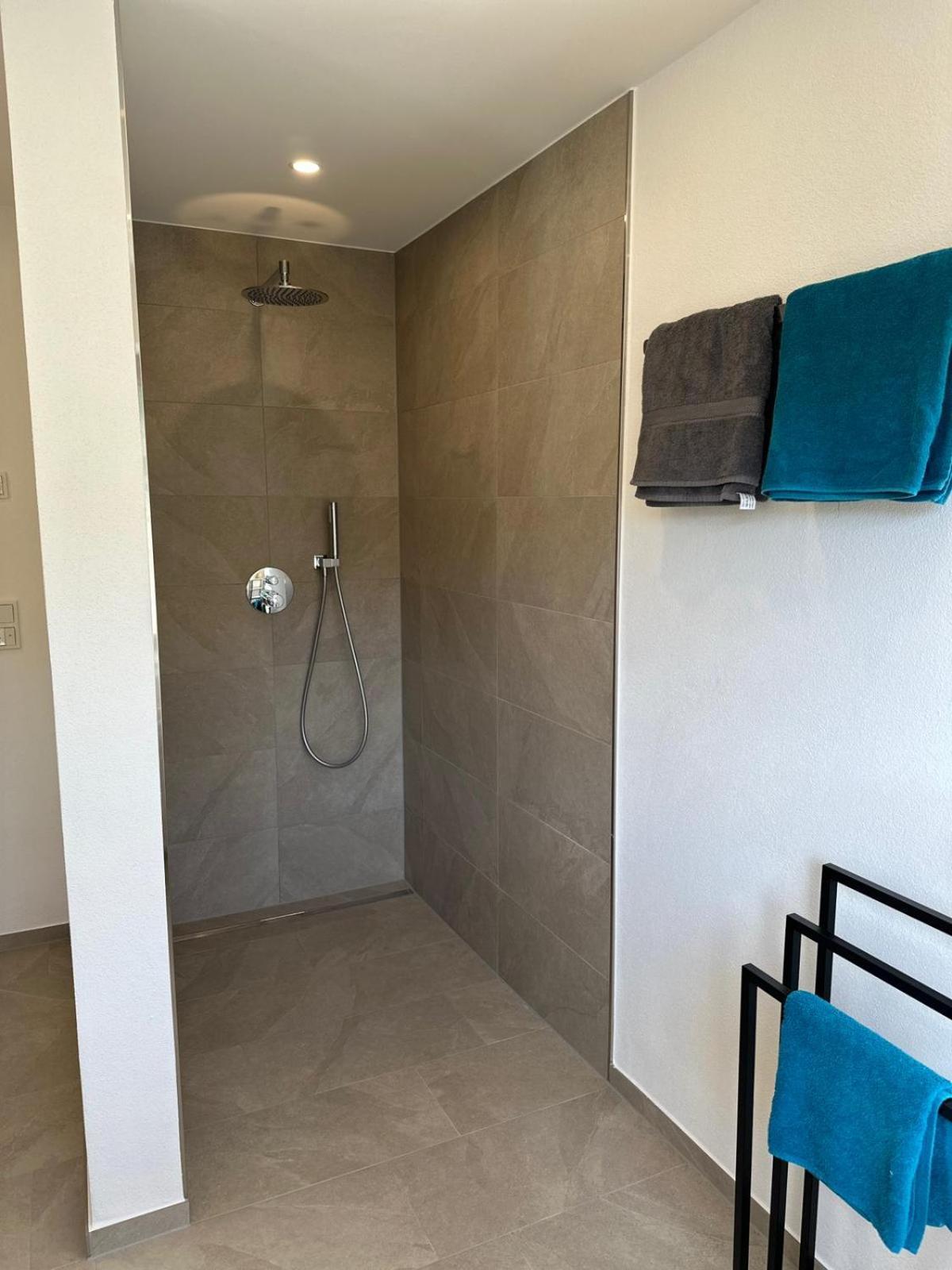 Moselappartements By Weingut Marco Adamy Losnich Exterior photo